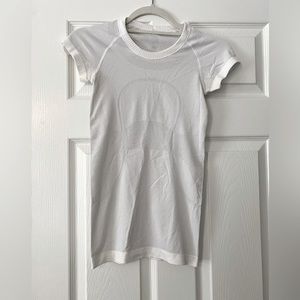 Lululemon Swiftly Tech Short Sleeve Top Size 2
